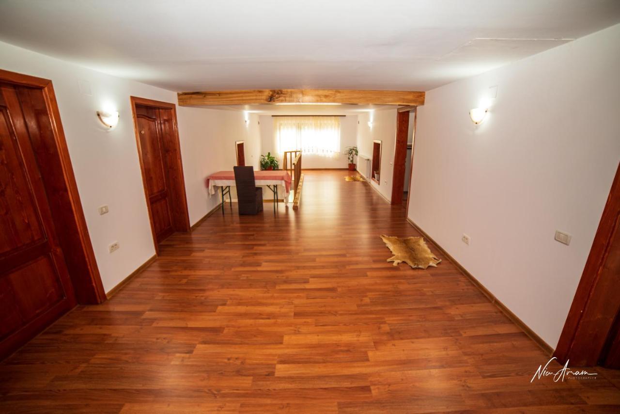 Casa Binu Hotel Arieseni Bagian luar foto