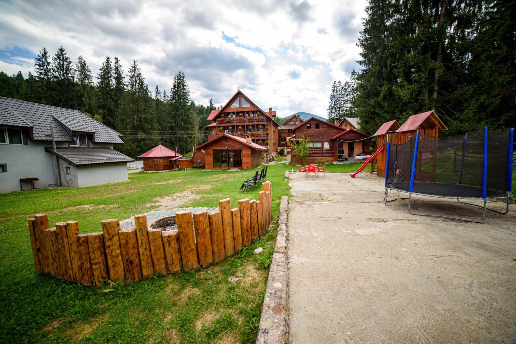 Casa Binu Hotel Arieseni Bagian luar foto