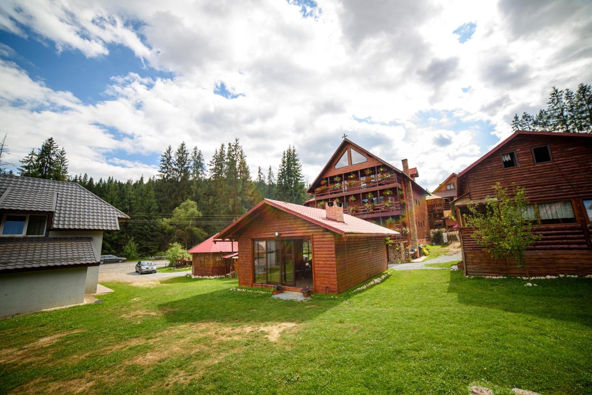 Casa Binu Hotel Arieseni Bagian luar foto