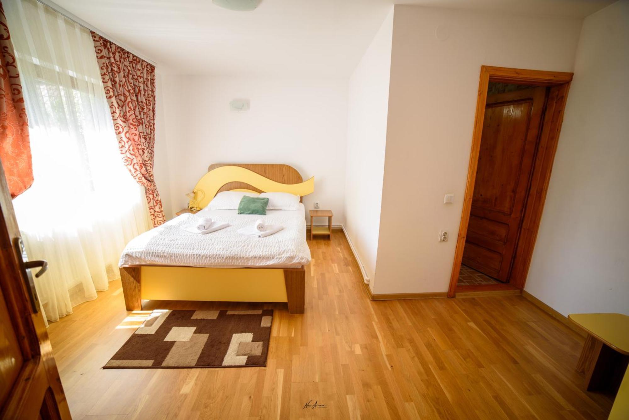 Casa Binu Hotel Arieseni Bagian luar foto